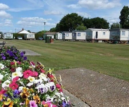 Hotel Copthorne Caravans Merston Exteriér fotografie