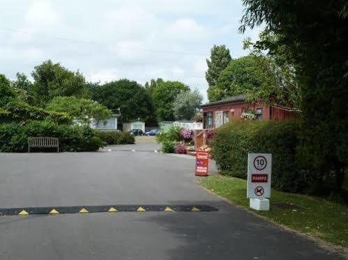 Hotel Copthorne Caravans Merston Exteriér fotografie