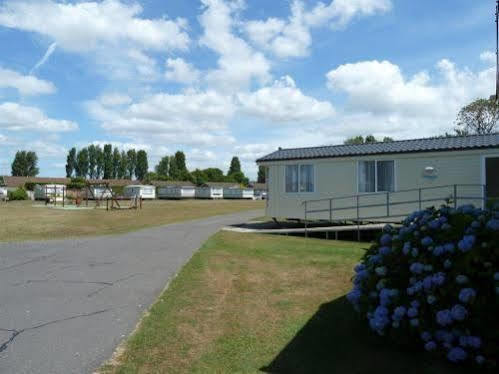 Hotel Copthorne Caravans Merston Exteriér fotografie