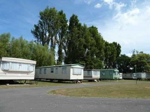 Hotel Copthorne Caravans Merston Exteriér fotografie